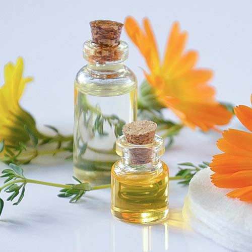 aromathérapie pot de crème composés aromatiques extraits de plantespharmacie du Champ de Mars